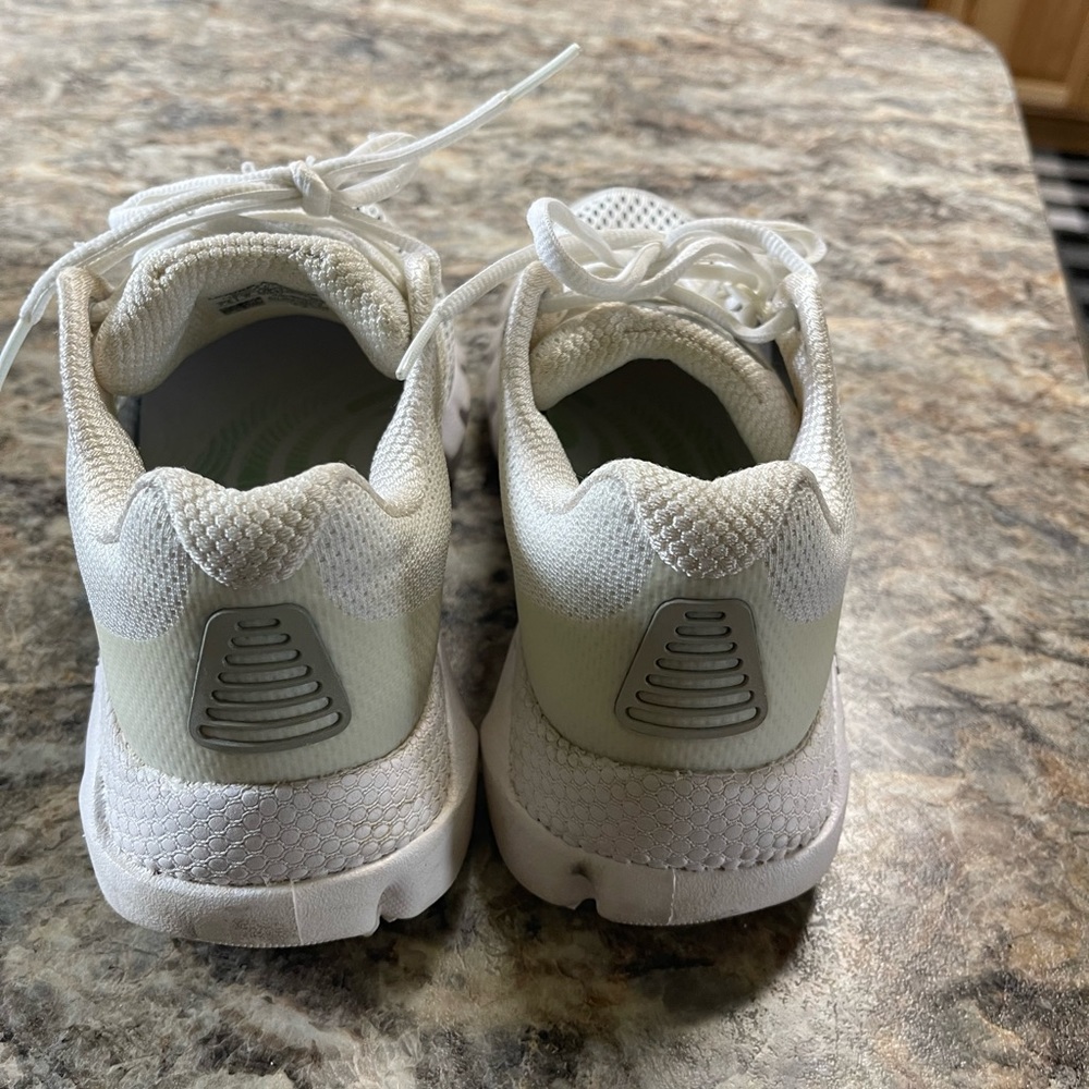 Under Armour HOVR Infinite - Picture 2 of 5